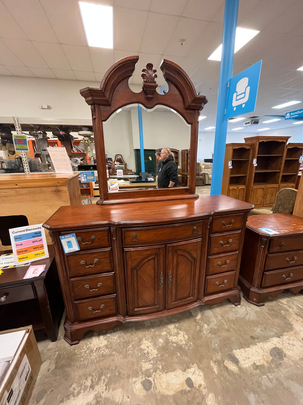 Dresser w/ mirror