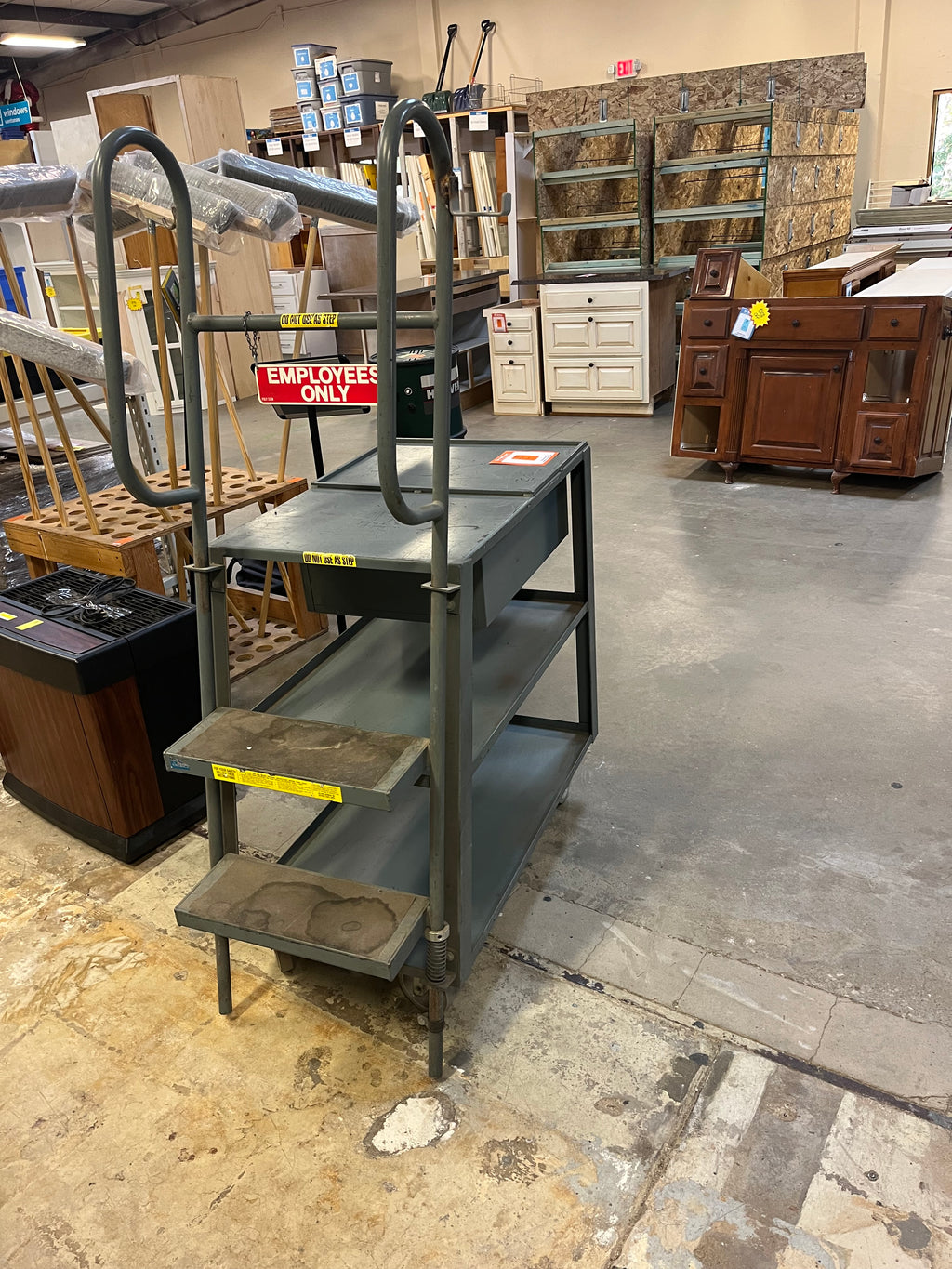 shop cart with ladder